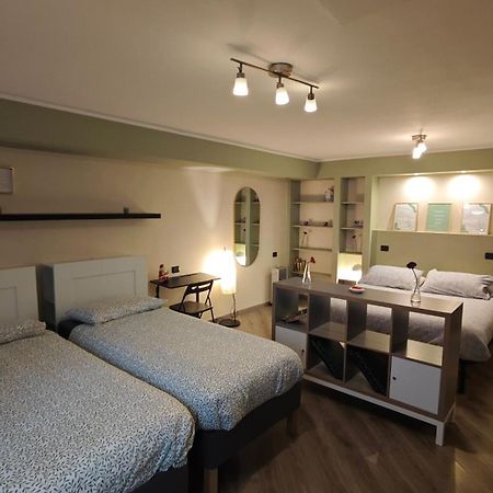 Appartamento Aleph With Private Parking, Next Train Station Como Luaran gambar