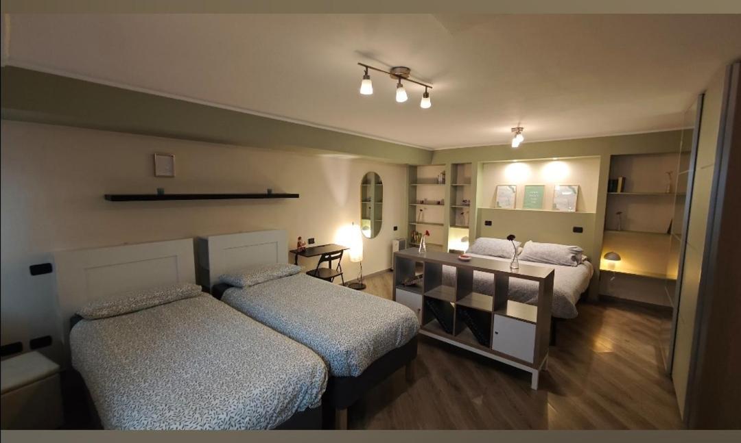 Appartamento Aleph With Private Parking, Next Train Station Como Luaran gambar