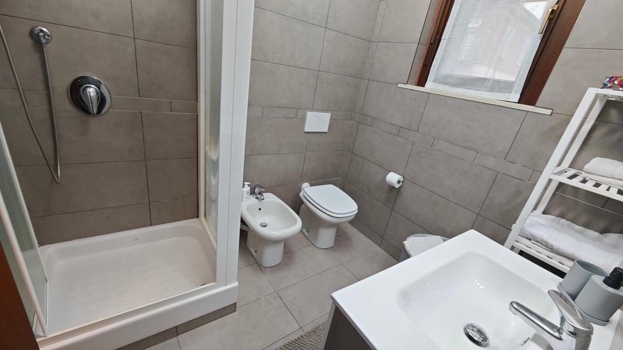 Appartamento Aleph With Private Parking, Next Train Station Como Luaran gambar